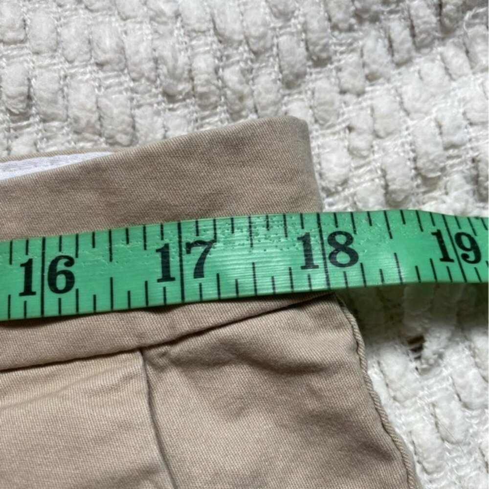 Old Navy Casual Summer Mid-Rise Women's Khaki Shorts Size 12 Beige - Picture 5 of 7